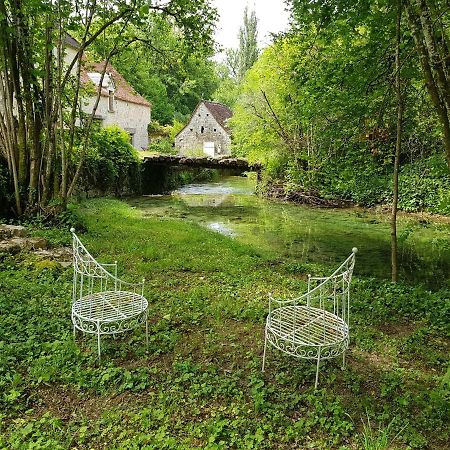 Le Moulin De Jules Et Akasha Bed & Breakfast Murat Exterior foto
