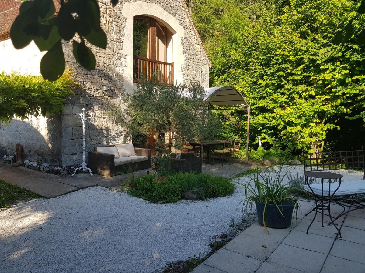 Le Moulin De Jules Et Akasha Bed & Breakfast Murat Exterior foto