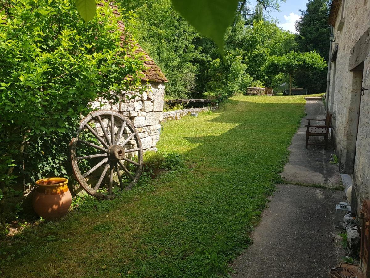 Le Moulin De Jules Et Akasha Bed & Breakfast Murat Exterior foto