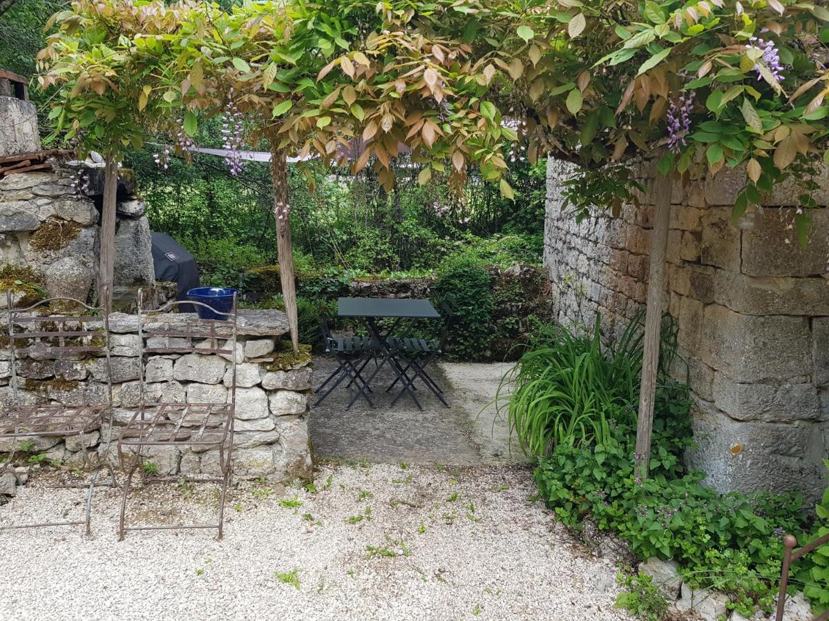 Le Moulin De Jules Et Akasha Bed & Breakfast Murat Exterior foto